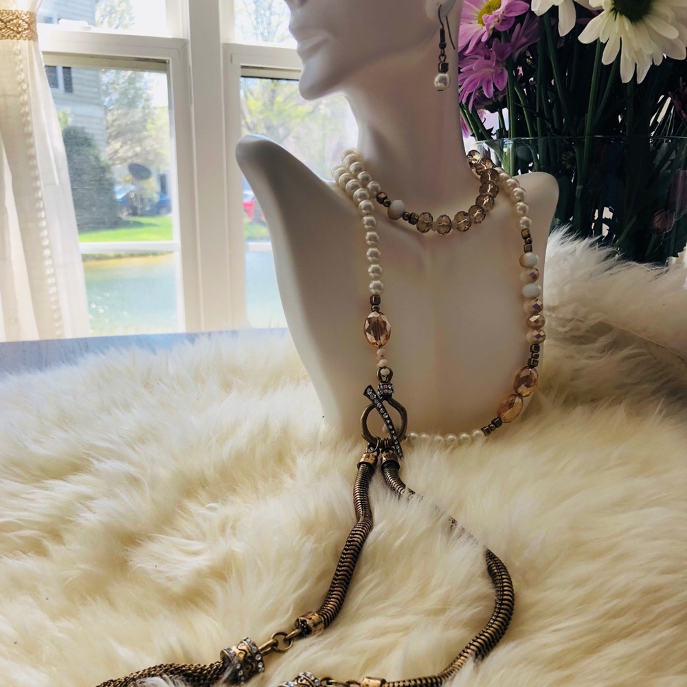 GLASS BEADED TASSEL NECKLACE